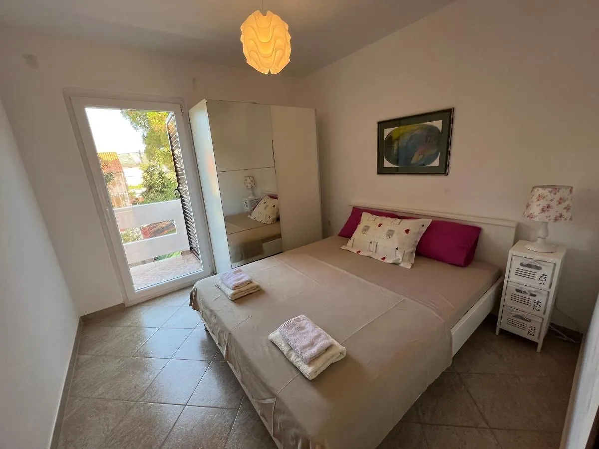 Villa Simuni Holiday Home